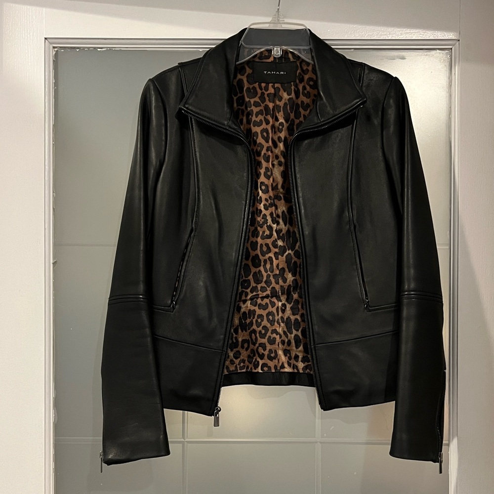 Tahari lamb leather jacket. Size 4-6